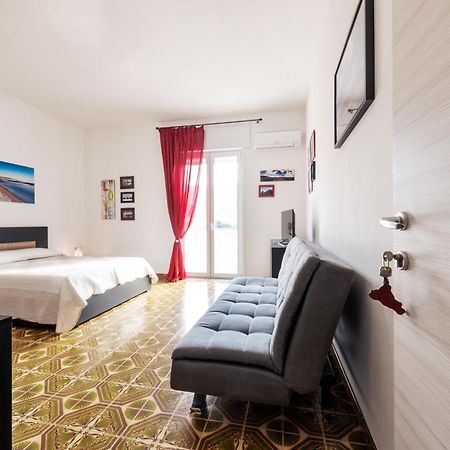 In Riva Al Mare B&B Капо-д'Орландо Экстерьер фото