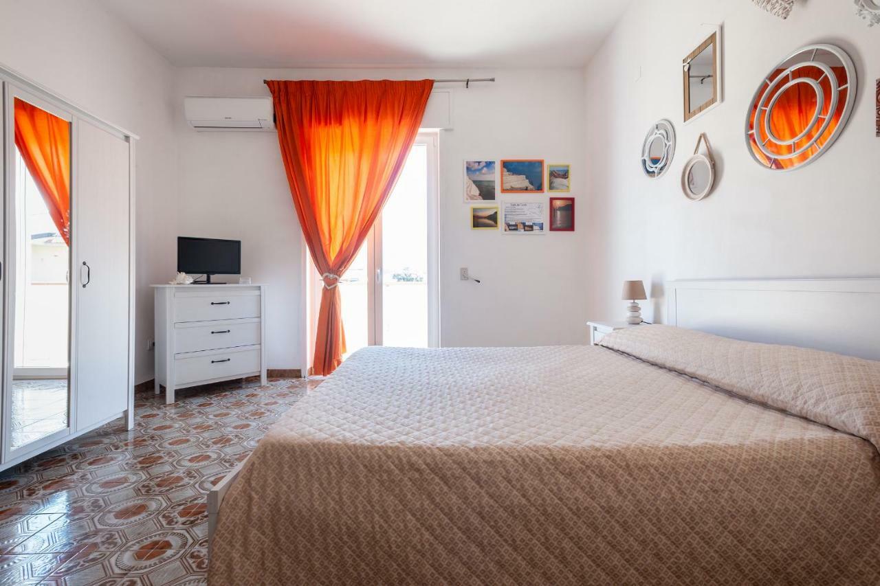 In Riva Al Mare B&B Капо-д'Орландо Экстерьер фото