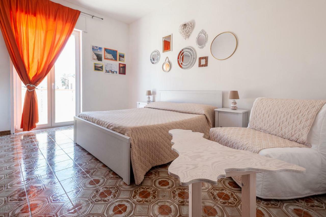 In Riva Al Mare B&B Капо-д'Орландо Экстерьер фото